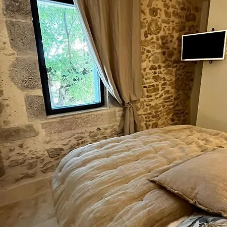Le Donjon De Lily - Coeur De La Cite Medievale قرقشونه