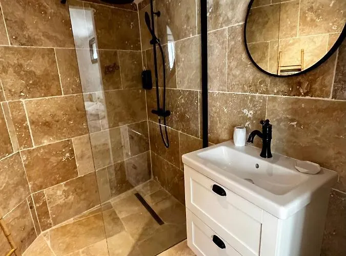 Le Donjon De Lily - Coeur De La Cite Medievale קרקסון