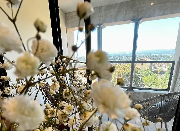 Le Donjon De Lily - Coeur De La Cite Medievale * قرقشونه