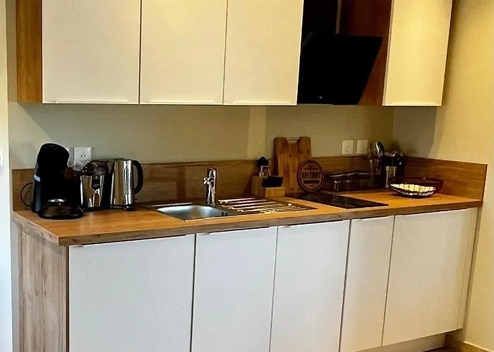 Le Donjon De Lily - Coeur De La Cite Medievale *